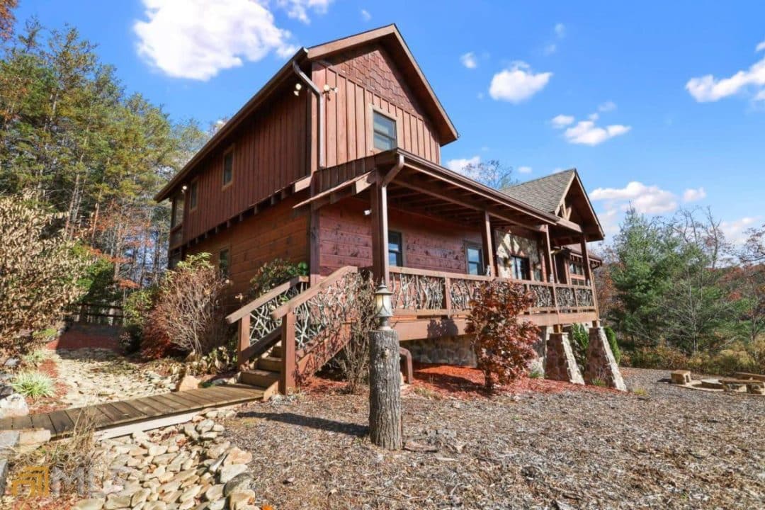 Mountain View Cabin Estate in Mineral Bluff, GA – SOLD